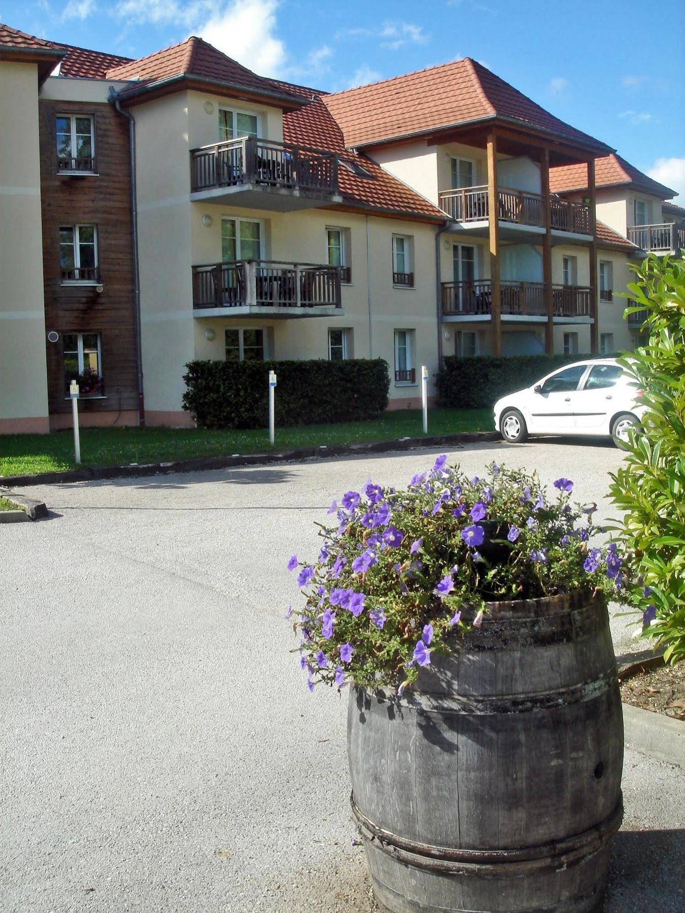 Residence Vtf Les Allees Du Green Levernois Εξωτερικό φωτογραφία