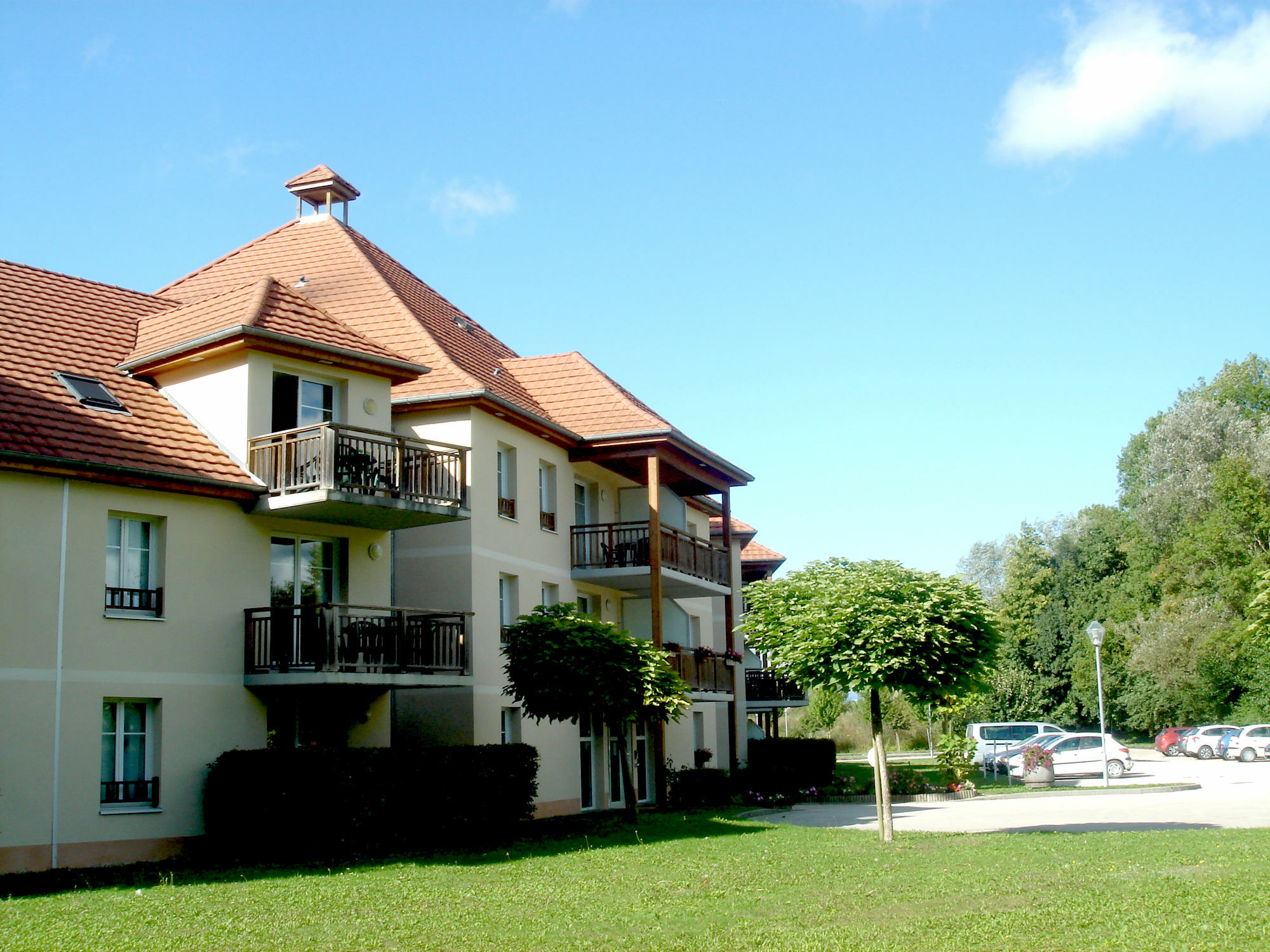 Residence Vtf Les Allees Du Green Levernois Εξωτερικό φωτογραφία
