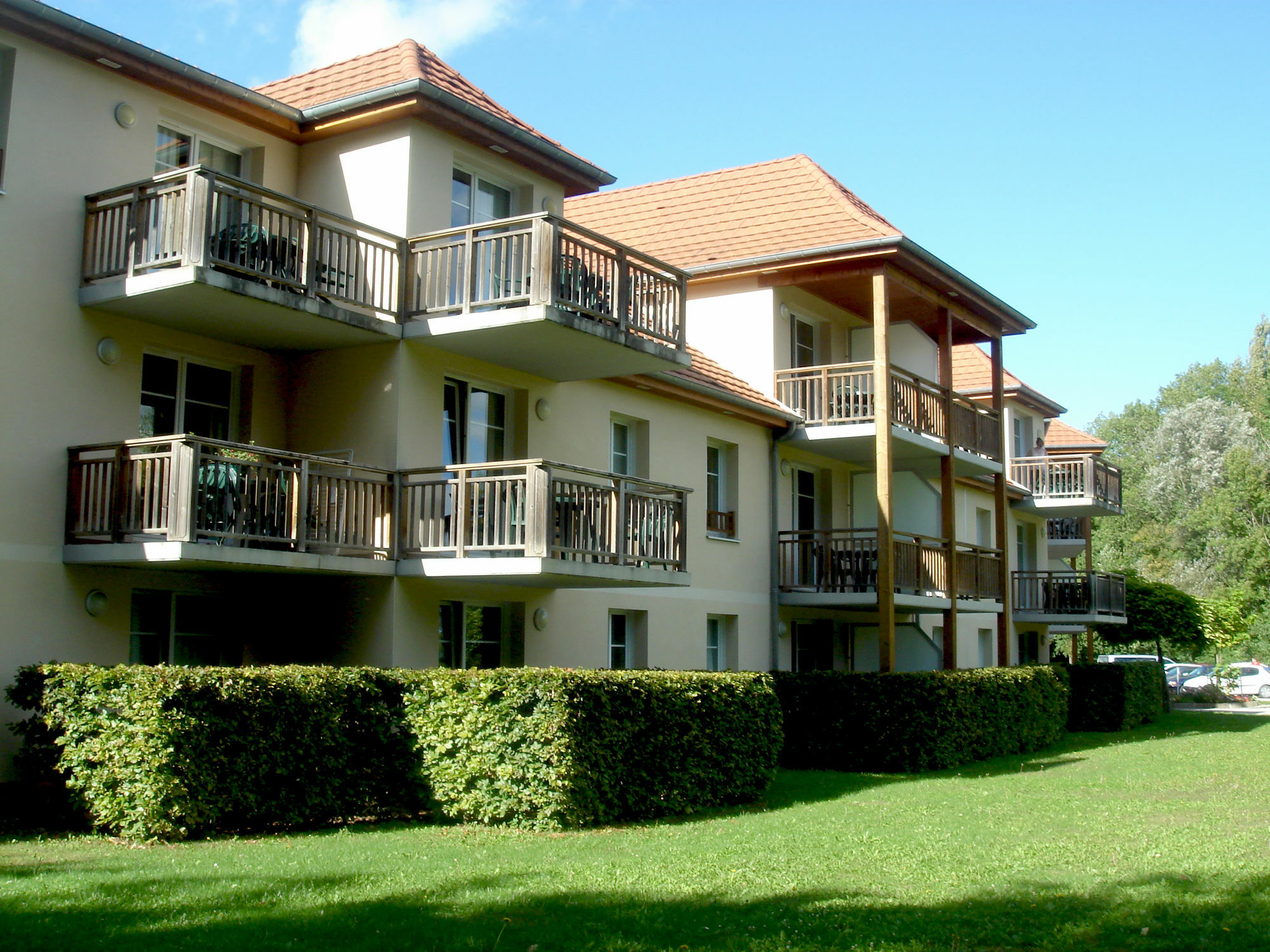 Residence Vtf Les Allees Du Green Levernois Εξωτερικό φωτογραφία