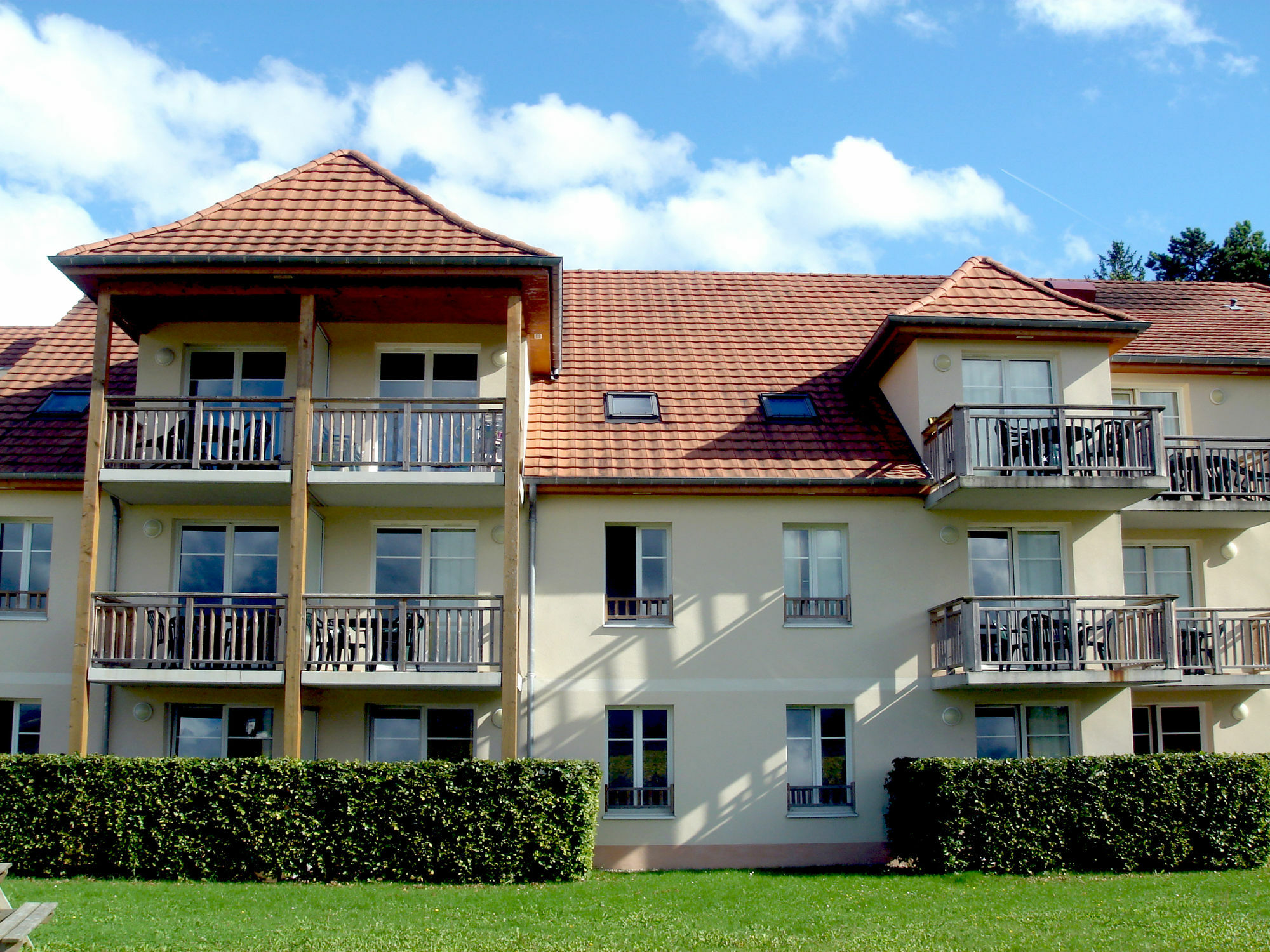Residence Vtf Les Allees Du Green Levernois Εξωτερικό φωτογραφία
